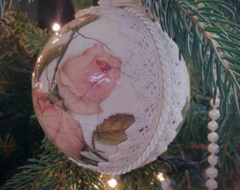 Set of 4/ Vintage Christmas Decoration / Ornament/ Bauble/ Handmade