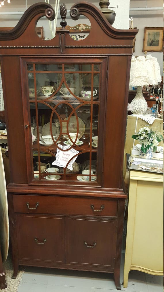 1930s Antique Mahogany China Cabinet - 1930s Antique Mahogany China Cabinet