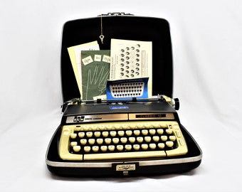 Vintage Smith Corona Classic 10 Manual Typewriter, Working Smith Corona With Case Paperwork and Key Antique Typewriter
