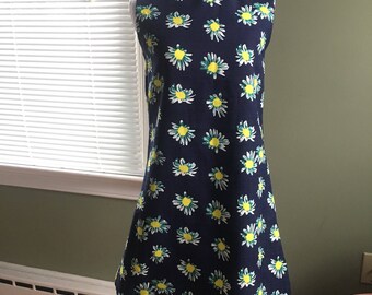 70's / vintage / daisy floral shift dress / extra small / small / no tags.
