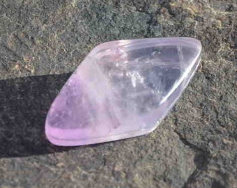 Amethyst - grooved macrame cabochon
