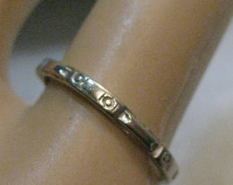 Vintage 14kt Art Deco Wedding Band, sz. 4.5, 1.13 grams, 1.6mm, signed B