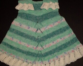 Green print baby jumper/top