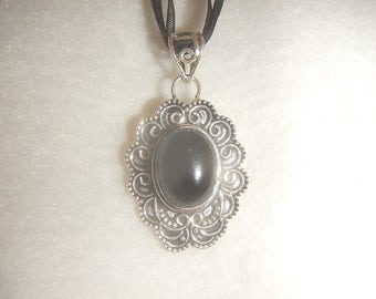 Oval Black Onyx pendant necklace (P605)