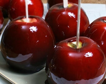 1/2 Ounce Red Candy Apple Flavor Oil