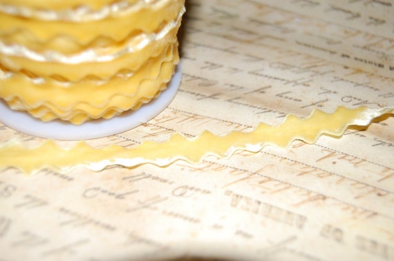 Buttercup Yellow Velvet Ric Rac 3/8 wide