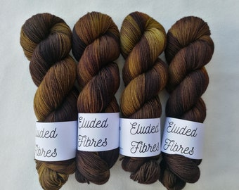merino wool nylon hand dyed sock yarn 100g / 425m / Eluded Fibres / FRIEND
