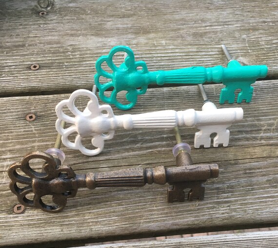 Key Drawer Pull Pull in the shape of a key RTG30