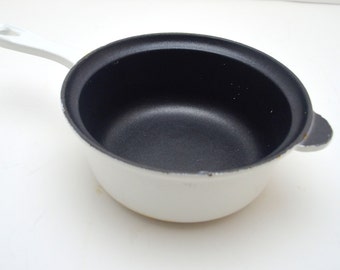 Vintage Le Creuset Pot, White Enameled Cast Iron Pan, Le Creuset 18, 1 Quart, Made in France