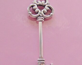 2 Skeleton Key Pendants Twist Top Antique Silver (No. 40S)