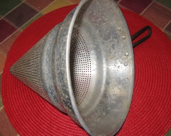 Vintage 1940'S Wear-Ever No 8 Aluminum Chinois or Cone Shaped Strainer/Food Press/Colander