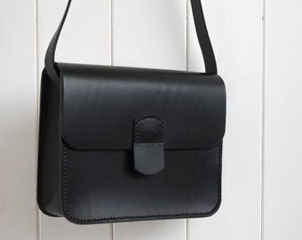 Le petit sac noir, sac en cuir noir, petit sac sac à bandoulière, sac bandoulière, sac à la main, Party