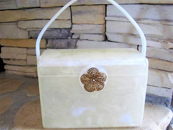 Wilardy White Purse, Signed Wilardy, Pearlized Lucite, Movable Top Handle, 50's Party Purse