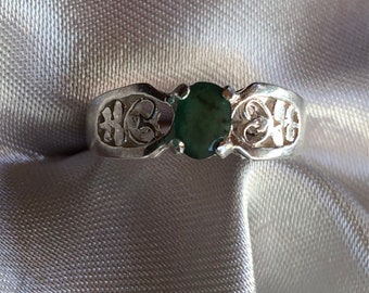 Natural Emerald and Sterling Silver Ring