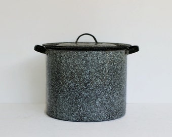 Black Onyx Mottled with White Enamelware Lidded Stockpot, Black and White Graniteware Stockpot, Primitive Farmhouse, Country Kitchen