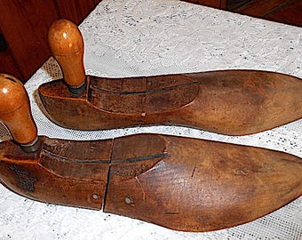 Vintage 1903 Pair of Miller Wooden Shoe Form/Stretcher Size 7 - 2