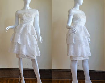 Late 1950s Exquisite White Eyelet Organdy Dress With Huge Bow & Ruffles XS S