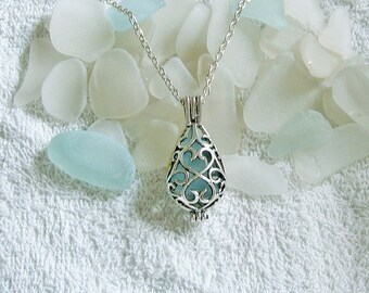 Beach glass jewelry. Beach glass locket - sea glass necklace. Seaglass locket. Sea glass jewelry.