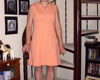 Vintage peach shift dress - small