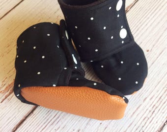 Stay on baby booties