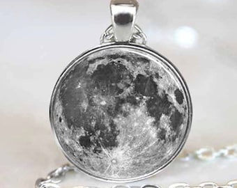 Full Moon Pendant, Full Moon Necklace, Full Moon Jewelry, Full Moon Charm Silver (PD0196)