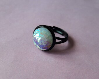 Ring - Dragon skin / snake / Mermaid scales - white