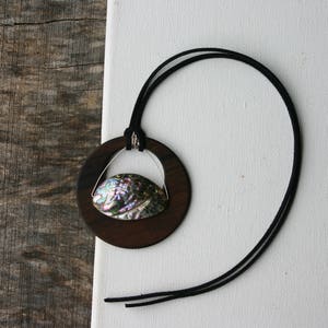 Heart Viewer Mother-of-Pearl Chokder