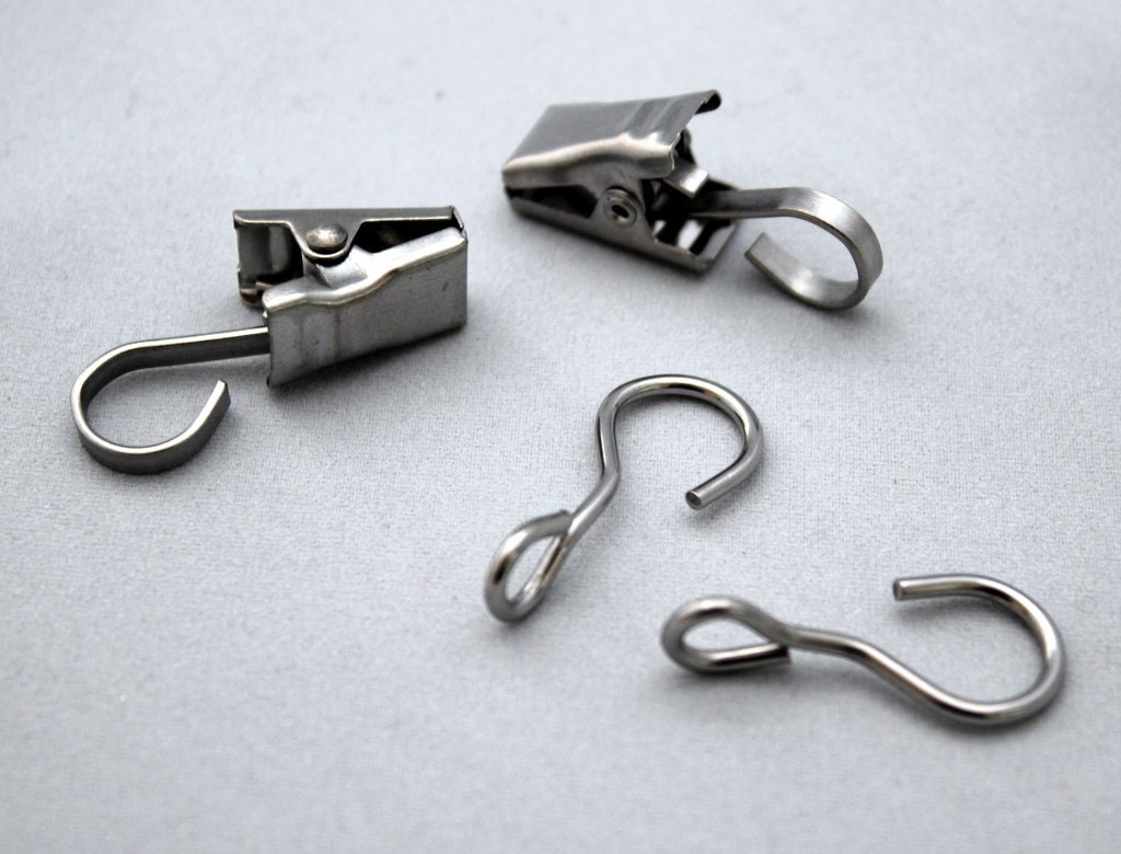 Hooks clips for small pet cage accessories. Metal hooks.