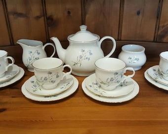 Beautiful delicate bluebell full teaset for 4 - Sadler English china