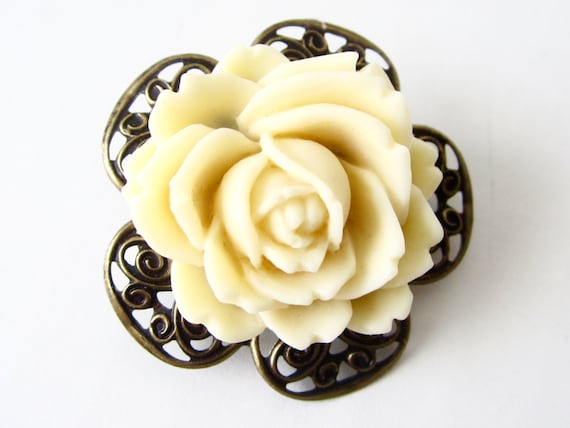 Flower Brooch // Rose Pin // Flower Lapel Pin // Fresh Collar Pin // Turban Pin // Hat Pin // Sash Pin