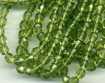 10 pearls of Bohemia faceted 6 mm olivine green glass