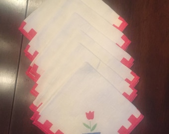 6 vintage napkins Red and white border with tulip