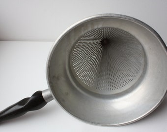 Vintage Wear Ever-Tomato Press-Tomato Strainer-Apple Press-Kitchen Utensils-Housewares-Potato Ricer-Canning-Preserving-Vintage Kitchen