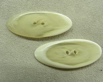 Button / logs with 2 holes-broken white
