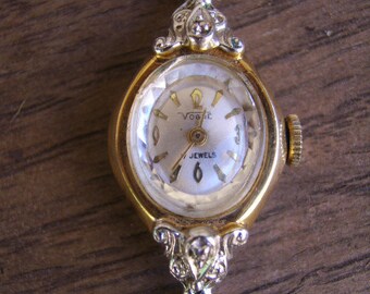 Vintage Ladies 17 Jewels Vogue Wrist Watch