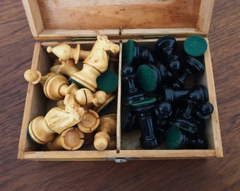 Vintage Lardy Chess Pieces in Unique Box