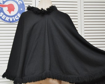Vintage Womens Black Shawl Evening Wrap 60s 70s Gothic-Granny-Country-Prairie-Boho Formal Hippie Cape Fringe Retro Acrylic Costume Witch