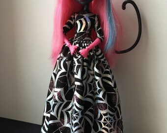 Long sparkling dress for Draculaura , Monster High doll!