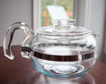 Magnifique théière vintage de Pyrex pour votre thé de la journée