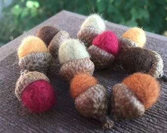 Mini Felted Acorns -Set of 10 Mixed Colors - Natural Woodland Fall Season, Red, Beige, Rust, Orange