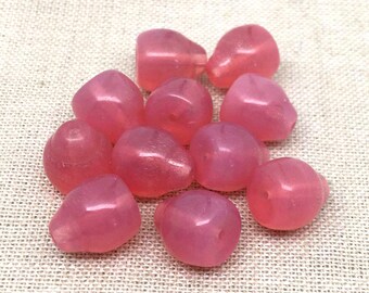 12 Vintage Czech Opalescent Pink Glass Beads 10mm