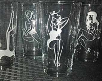 Pin Up Etched Pint Glasses (Set of 4)