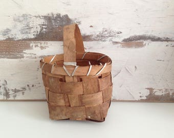 Vintage woven basket - Vintage Split Wood Basket - Old Wicker Basket - shabby chic -