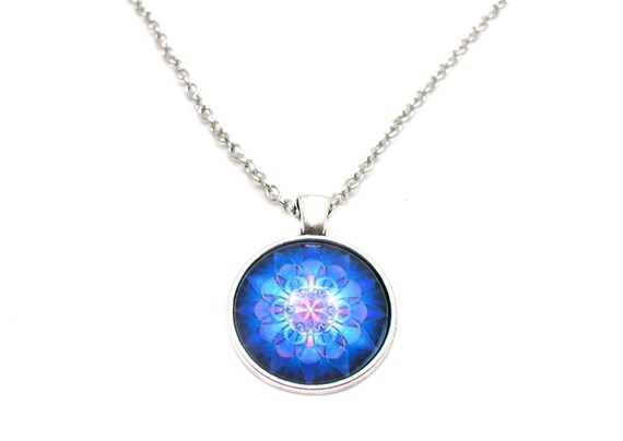 kaleidoscope necklace with stones
