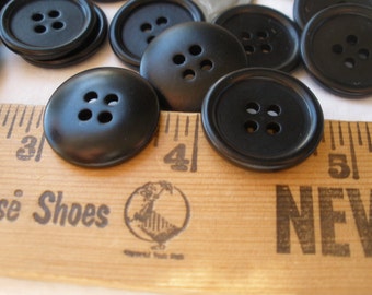 50 Round Black 2-Hole 18mm Resin Buttons