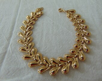 vintage trifari gold bracelet signed