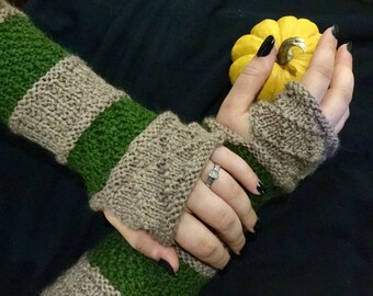 NEW LISTING! Tan and Green Fingerless Gloves