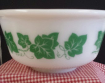 Hard to Find Vintage Hazel Atlas "Ivy" Mixing Bowl; Excellent Condition; A Must See