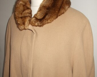 Vintage womens camel coat 80s Wool mix camel coloured coat with faux fur collar size large to X large