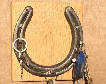 Horseshoe key holder